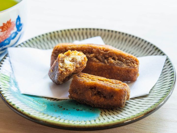 All About ニュース編集部が全国250人を対象に実施した「お土産に関するアンケート」の調査結果から、見た目がかわいいと思う「熊本県のお土産」ランキングを発表！ 2位「黒糖ドーナツ棒」を抑えた1位は？ ※画像はイメージです