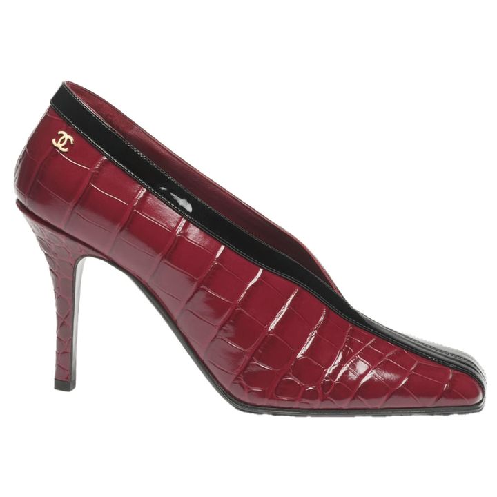 久しぶりにヒールがはきたくなる！新生【シャネル】のバイカラー