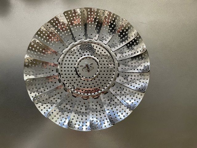 ダイソー ステンレス折りたたみ蒸し器 お手入れ簡単