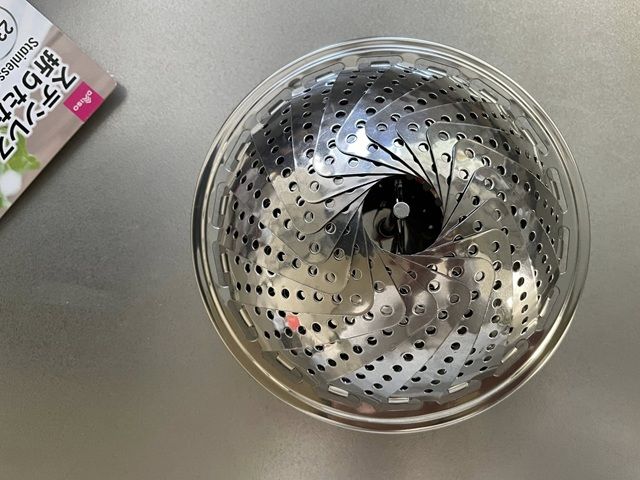 ダイソー ステンレス折りたたみ蒸し器 コンパクト