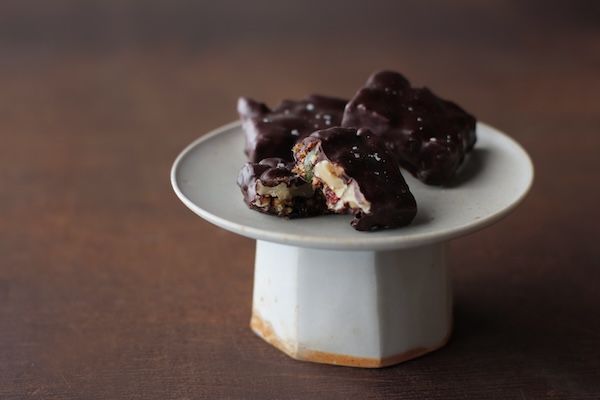 和久傳がショコラティエ垣本晃宏氏と初コラボ。和のチョコレート「果柯」を限定販売