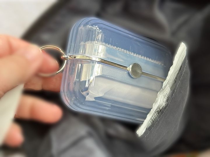 カバンの内ポケットにも入る