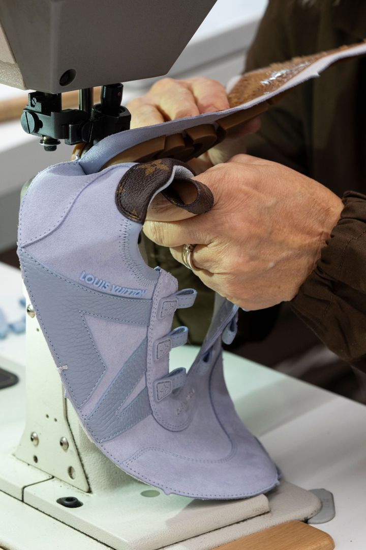 縫い合わせの工程。