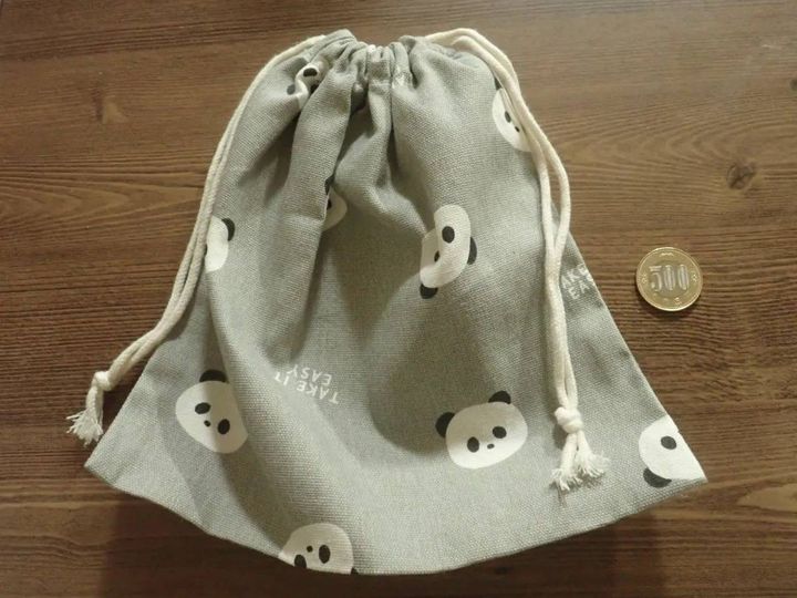 DAISO(ダイソー)：コットン巾着袋 パンダ