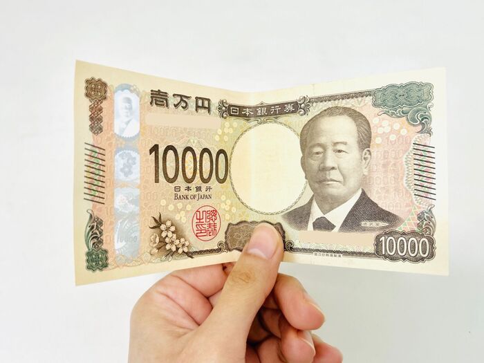 折り目がついたお札を『ピン札』にする裏ワザ！急なピンチに役立ちますよ♪