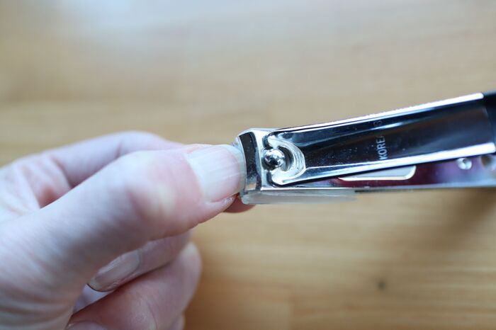 今すぐできる『爪切りの研ぎ方』が簡単すぎた！〈銀色の紙〉を切るだけで切れ味が復活。
