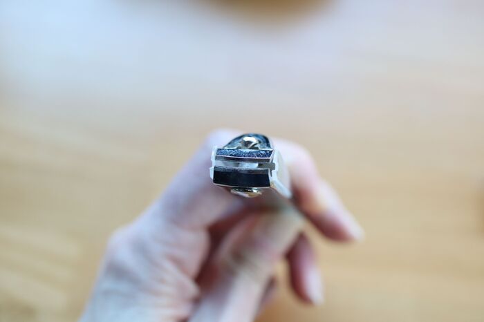 今すぐできる『爪切りの研ぎ方』が簡単すぎた！〈銀色の紙〉を切るだけで切れ味が復活。