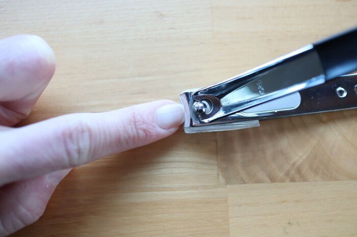 今すぐできる『爪切りの研ぎ方』が簡単すぎた！〈銀色の紙〉を切るだけで切れ味が復活。