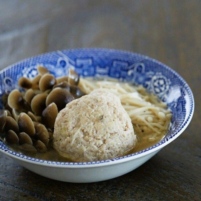 北京生まれの料理家の、やさしい味わいの「肉団子」の作り方。季節野菜と煮るだけで一年中楽しめますよ♪