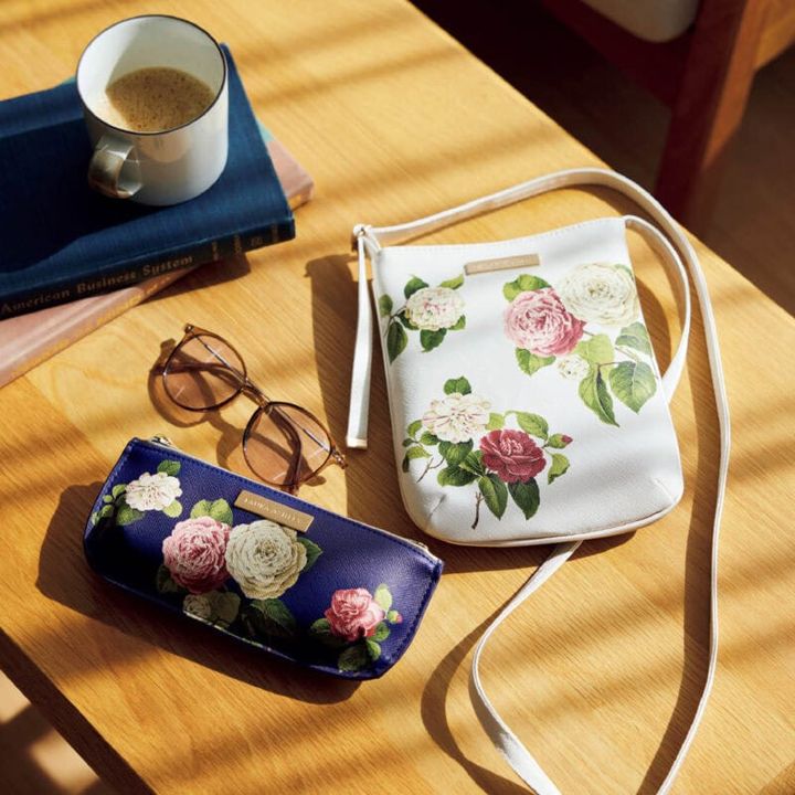 ミニショルダー［H21×W14.5］、グラスケース［H9.5×W19.5］（ともにローラ アシュレイ／ワールド プレスインフォメーション）