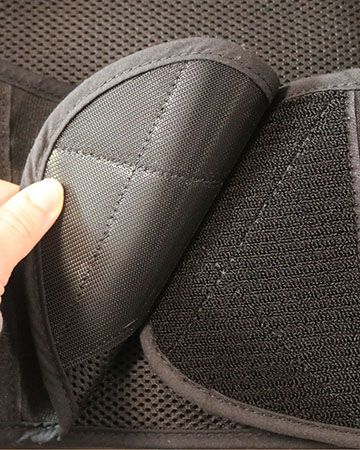 ママたちが開発したチャイルドシート補助カバーが登場！「コルセット型補助カバー」で運転中のヒヤリを解消