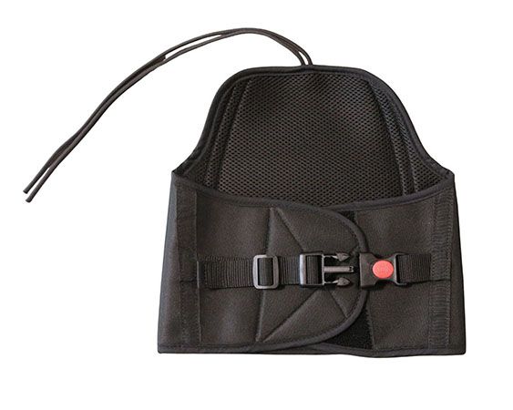 ママたちが開発したチャイルドシート補助カバーが登場！「コルセット型補助カバー」で運転中のヒヤリを解消