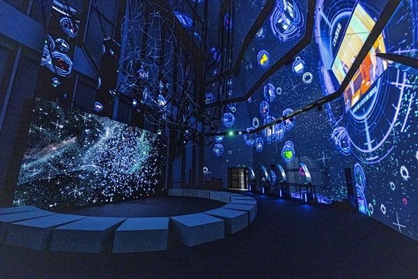 【東京都港区】攻殻機動隊の世界観に没入できる展示会が虎ノ門ヒルズで開催！コラボメニューも登場