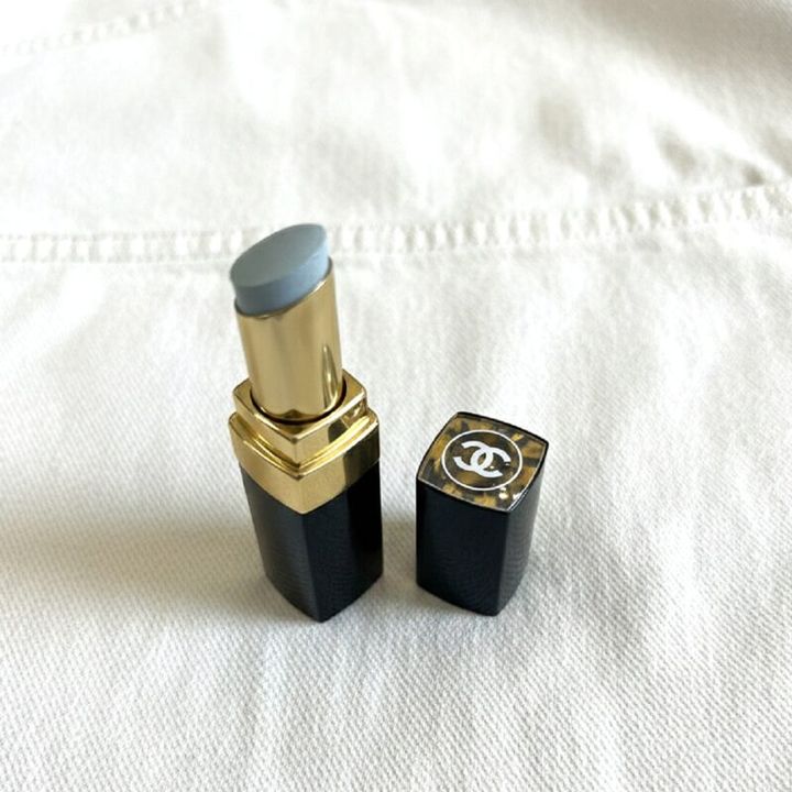 デニムのように個性あるスタイルに更新する【リップ】