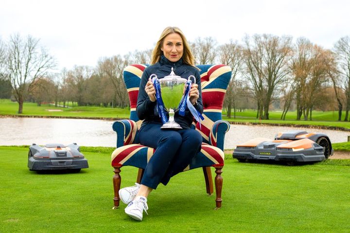 イべット・ヘンシャル・ベル氏