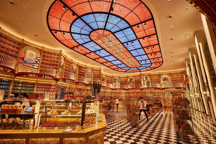 「バシャコーヒー シンガポール店」ゴージャスな内装でリッチな気分に