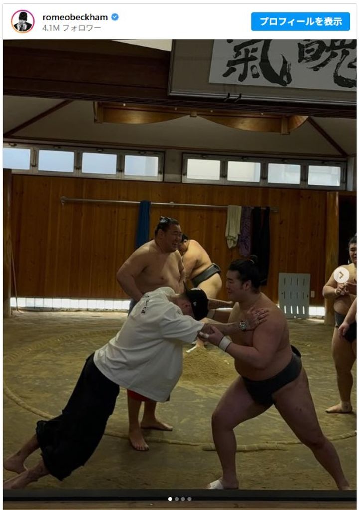 立浪部屋を訪れたロメオ・ベッカム ※「ロメオ・ベッカム」インスタグラム width=