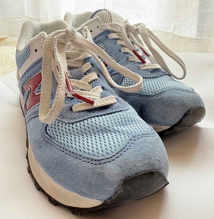 画像: くすみブルーで大人っぽい