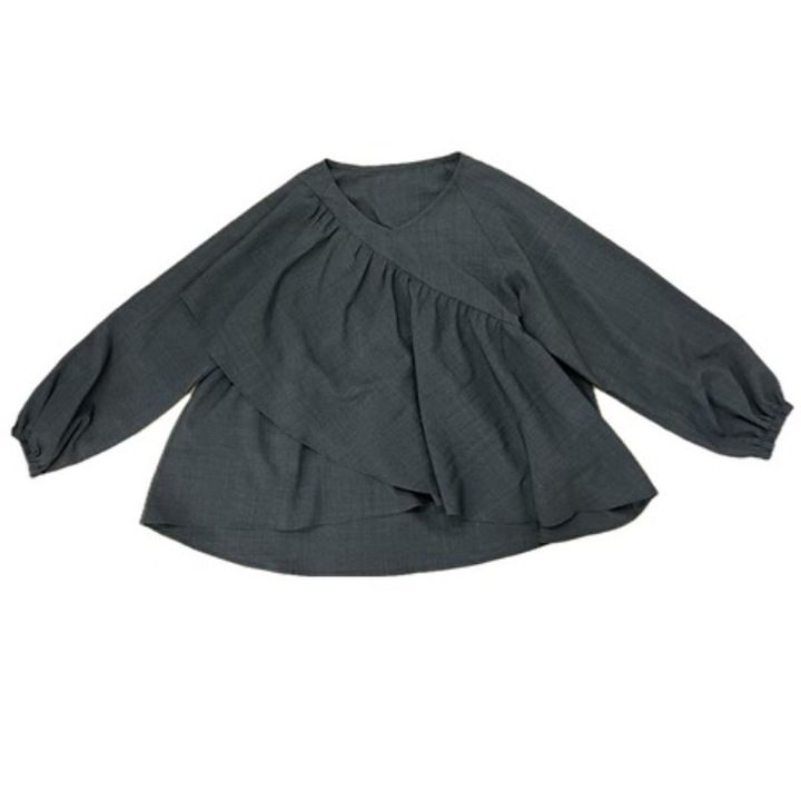 しまむらのアシンメトリーフレアブラウス（ririka）