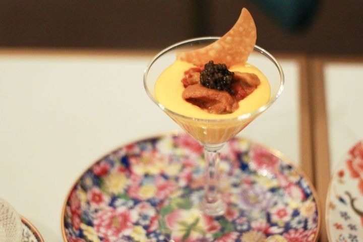 MOON FOREST 月林閣 北海道産雲丹をのせた人参のピューレ キャビア添え