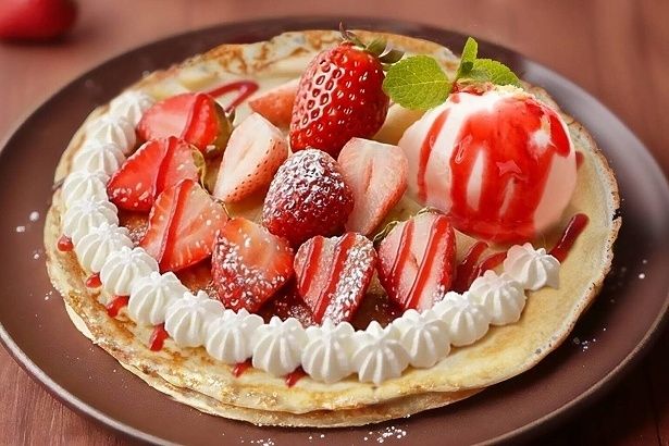 「旅するいちごのクレープリー」では日替わりで4種以上の産地・品種からいちごを選び自分だけのクレープをオーダーできる