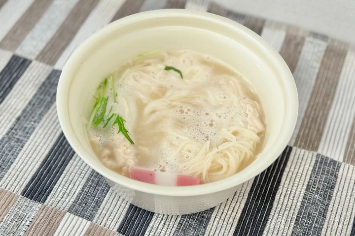 ヘルシー！だけど食べ応えもあり【ファミマ】あったかそうめんに新作登場
