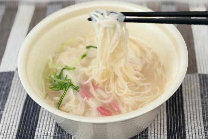 ヘルシー！だけど食べ応えもあり【ファミマ】あったかそうめんに新作登場