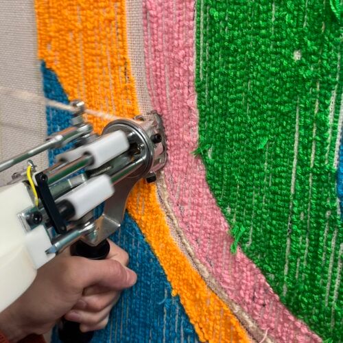 スマホを置いて「無」になる4時間。Z世代の間でタフティングが流行している“納得の理由”を徹底解説