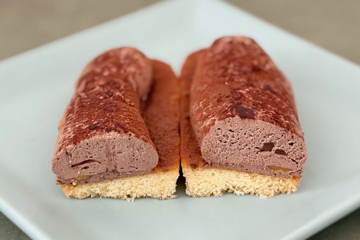 甘さとふわサク食感が贅沢！【ファミマ】の新作は250円なのに本格派