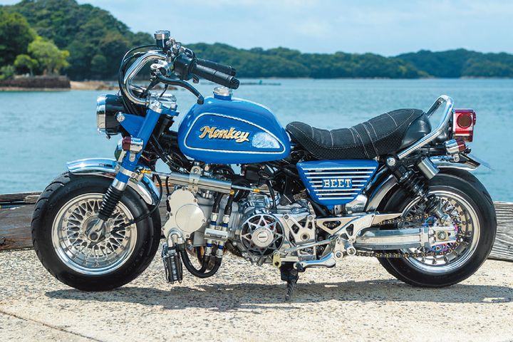 【カスタムモンキー】隙間ゼロの造形美！武川デスモ搭載、長崎から放たれる究極の4Lモンキー
