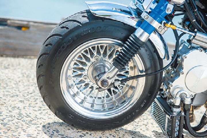 【カスタムモンキー】隙間ゼロの造形美！武川デスモ搭載、長崎から放たれる究極の4Lモンキー