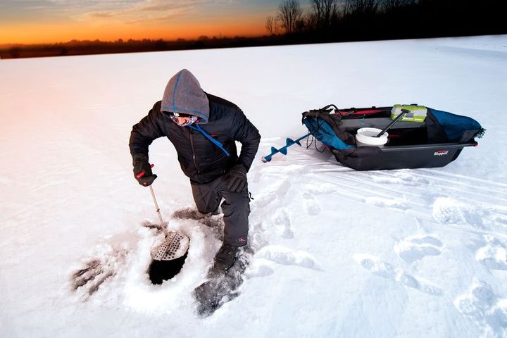 アイエー アイスフィッシングギア 氷上での使用イメージ