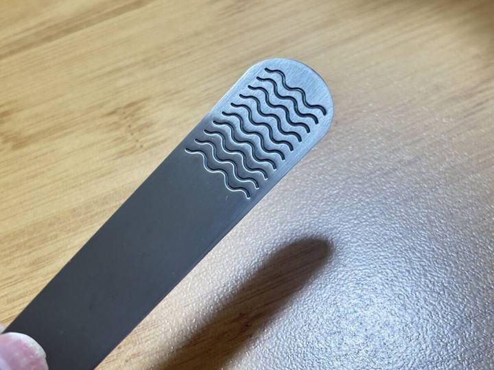 ダイソーの餃子のあんベラの先端部分