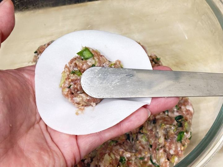 ダイソーの使いやすい餃子のあんベラ