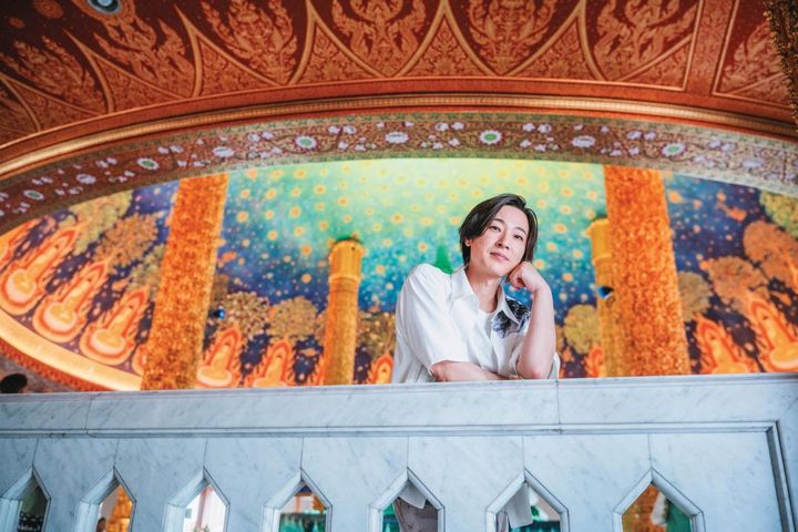 【山内惠介さん】最新写真集のカットを公開！ エネルギッシュなステージを支える、日課とは？