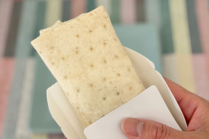 濃厚タレがシンプルな生地と好相性【ファミマ】のワンハンドグルメって？