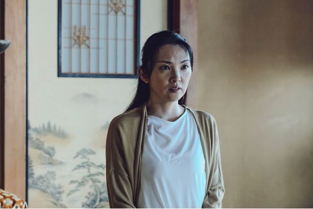 “禍禍女”を取り巻く人々の行く末とは…？ [c]2026 K2P