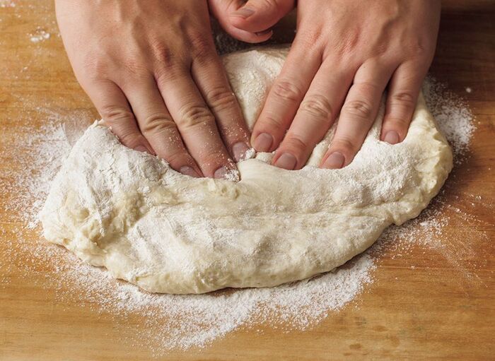 〈バターなし〉シフォン型で焼く、ちぎりパン風「ふんわり食パン」の作り方。生クリームとホワイトチョコレートの甘さとコクがたまりませんよ♪