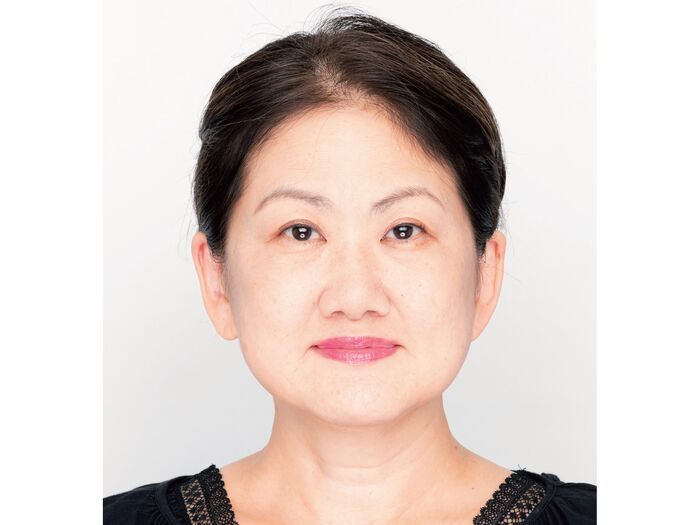 【たるみリフト】50代に驚異の変化が！たれ下がったほおが10秒で引き上がって若返るメソッドとは？