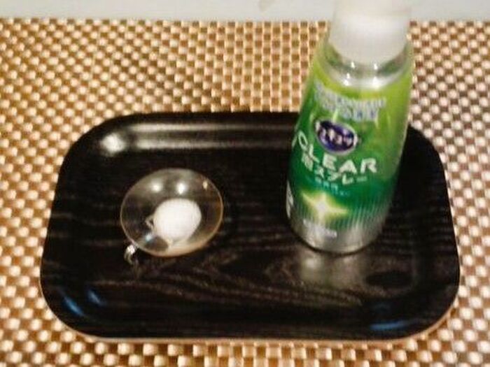 付きが悪くなった「吸盤フック」を復活させる方法。身近なキッチンアイテムがお役立ち！