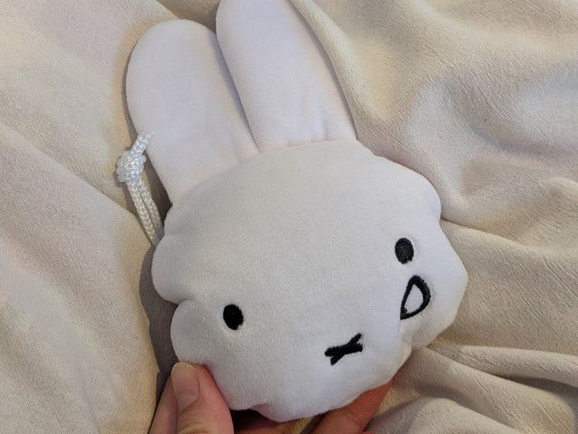 ミッフィーふわふわフェイス形収納ポーチのアップ