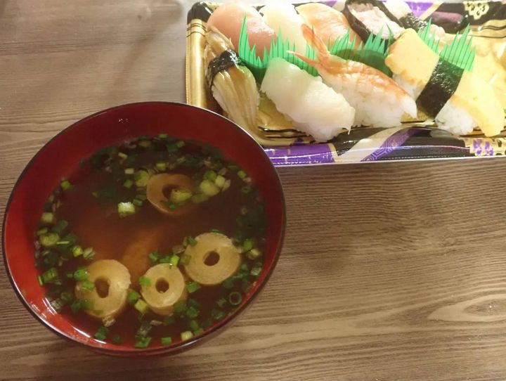 DAISO(ダイソー)：ハナマルキ おすし屋さんのみそ汁海鮮 3袋入