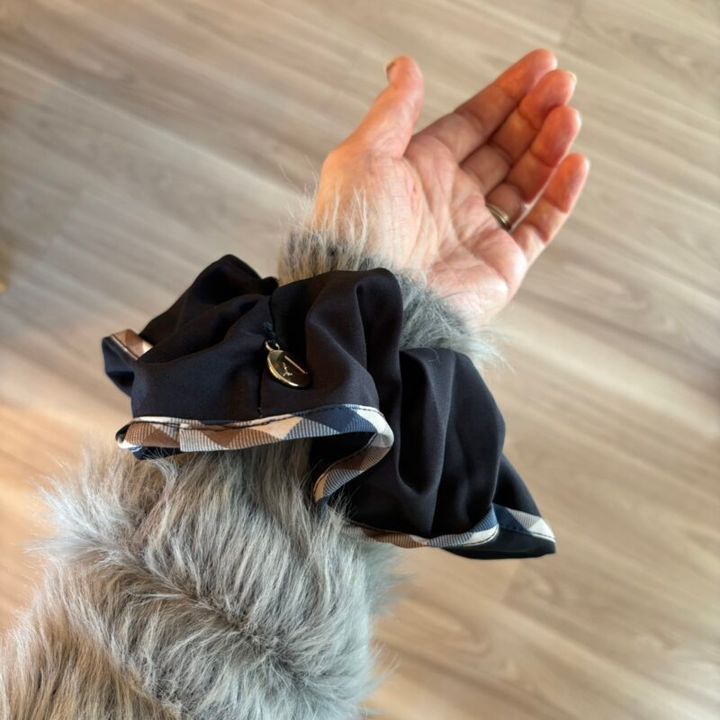 シュシュはコーデのポイントにも♩