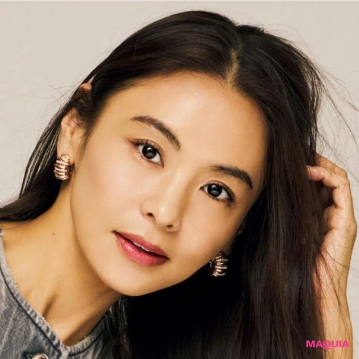 【滝沢眞規子さんの愛用コスメ6選】 「時短や一石二鳥が好き」だから変わらず美しい！インタビューも必見_6