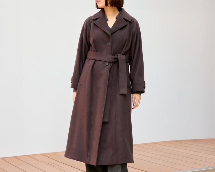 画像: モダンなロングコートは驚きの軽さ