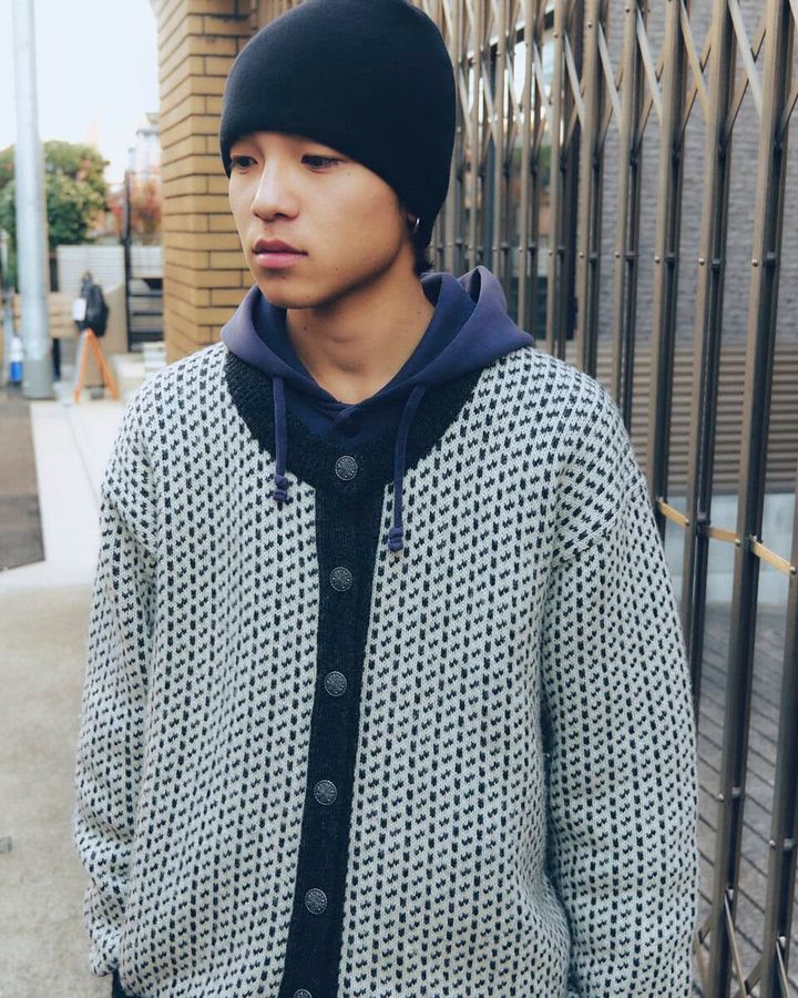 【スナップ】エルエルビーンの代表作「バーズアイ」のカーディガンが主役の“ぽかぽか”コーデ