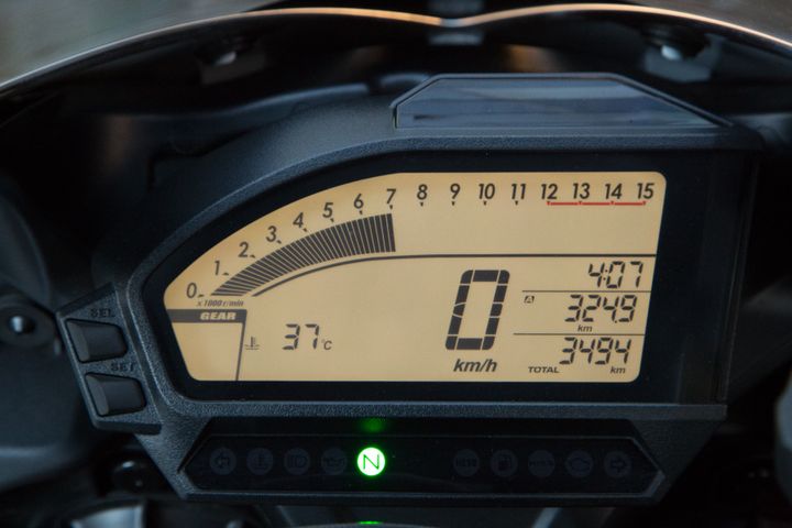 バイクの安定感を高めて横風を受け止める!!