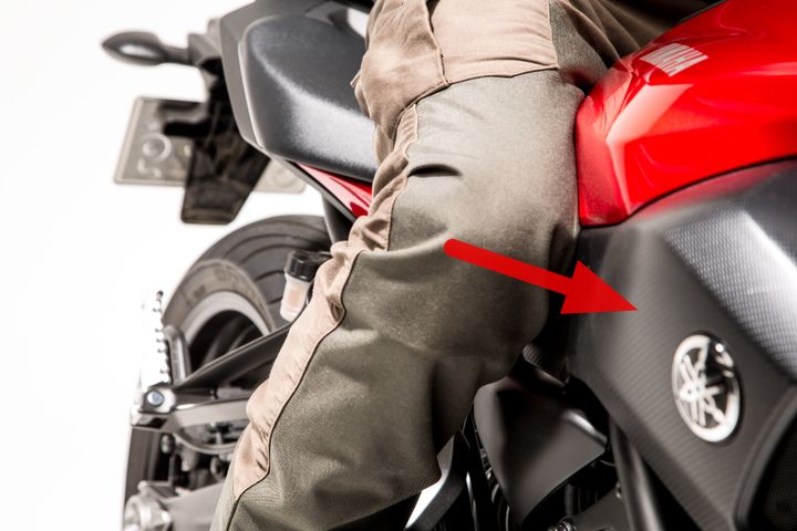 バイクの安定感を高めて横風を受け止める!!