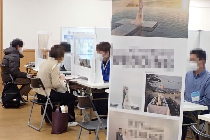 和歌山労働局 合同企業説明会 相談の様子