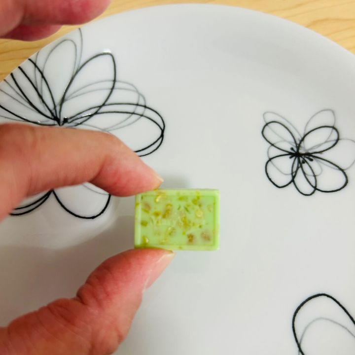 チョコにソーダってあり？！レトロかわいいキャンディチョコレート